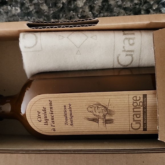 Old Fashioned Liquid Wax for Antiques - Picture 2 of 3